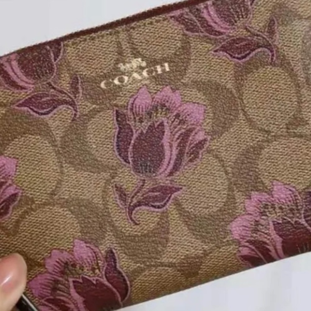 COACH Corner ZIP Wristlet Canvas Desert Rose Tulip - Picture 3 of 8